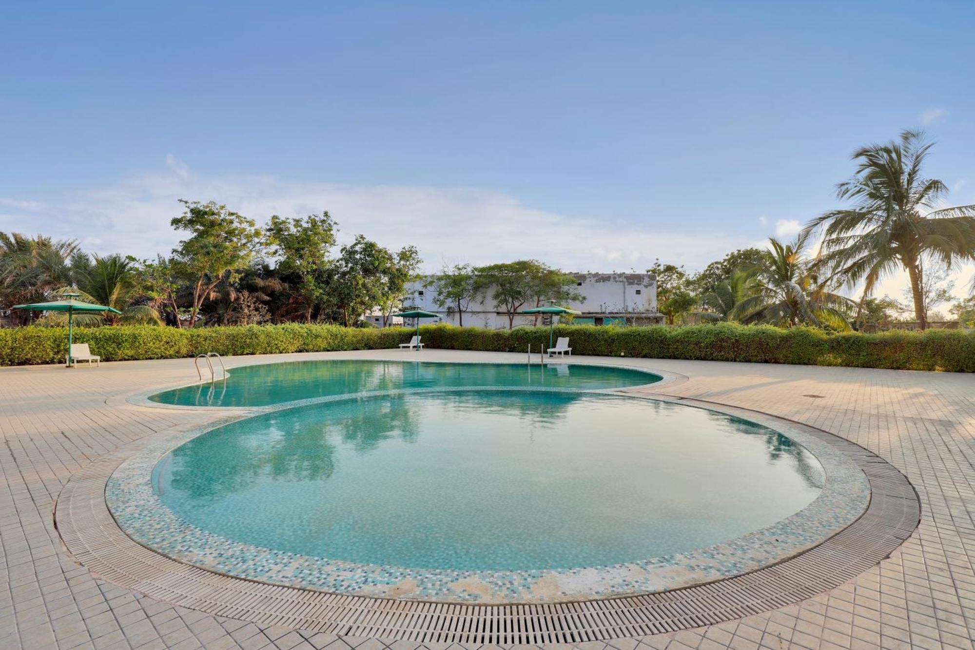 Goverdhan Greens Resort Dwarka L Hotels In Dwarka Kültér fotó