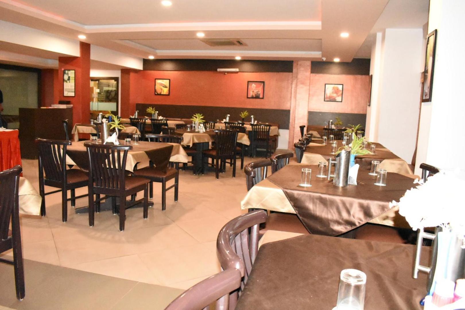 Goverdhan Greens Resort Dwarka L Hotels In Dwarka Kültér fotó