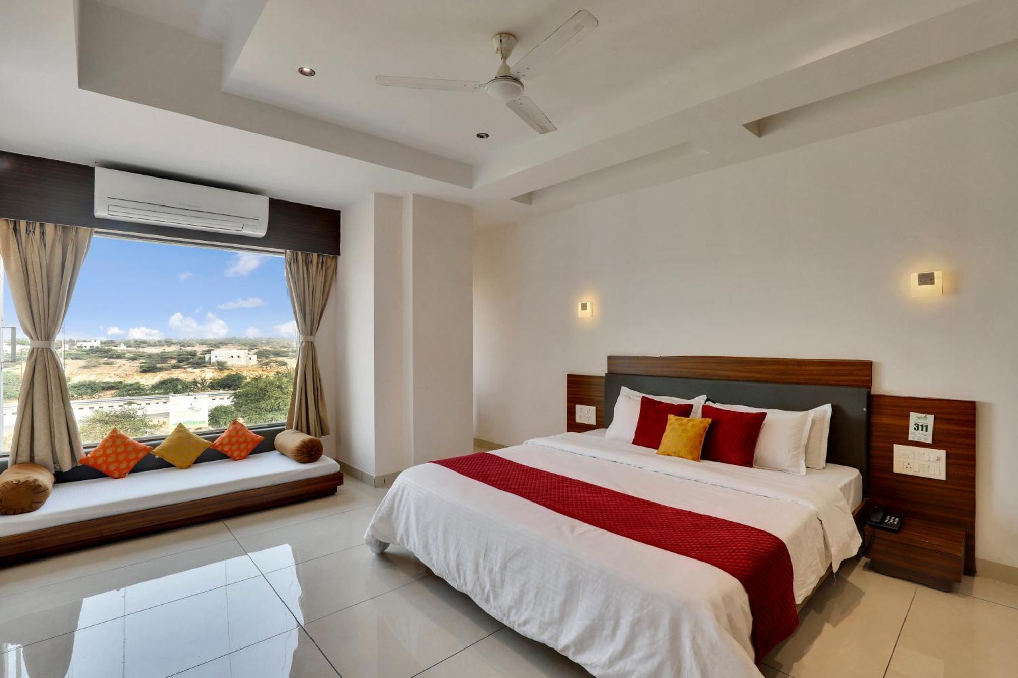 Goverdhan Greens Resort Dwarka L Hotels In Dwarka Kültér fotó