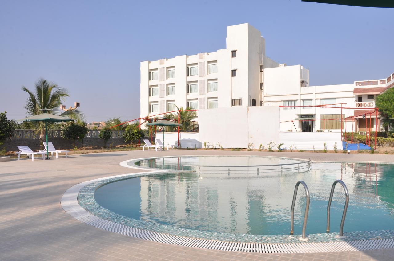 Goverdhan Greens Resort Dwarka L Hotels In Dwarka Kültér fotó