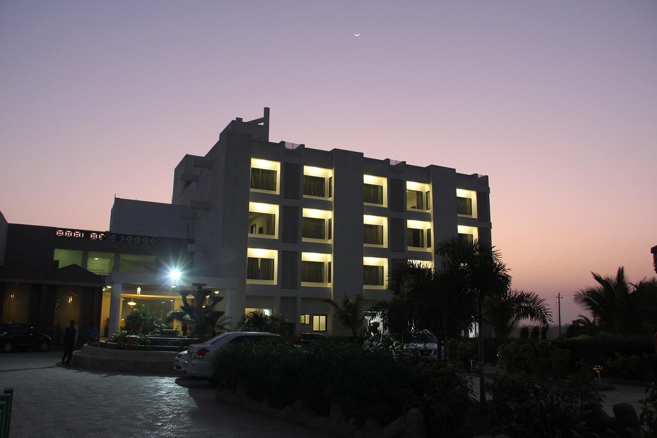 Goverdhan Greens Resort Dwarka L Hotels In Dwarka Kültér fotó