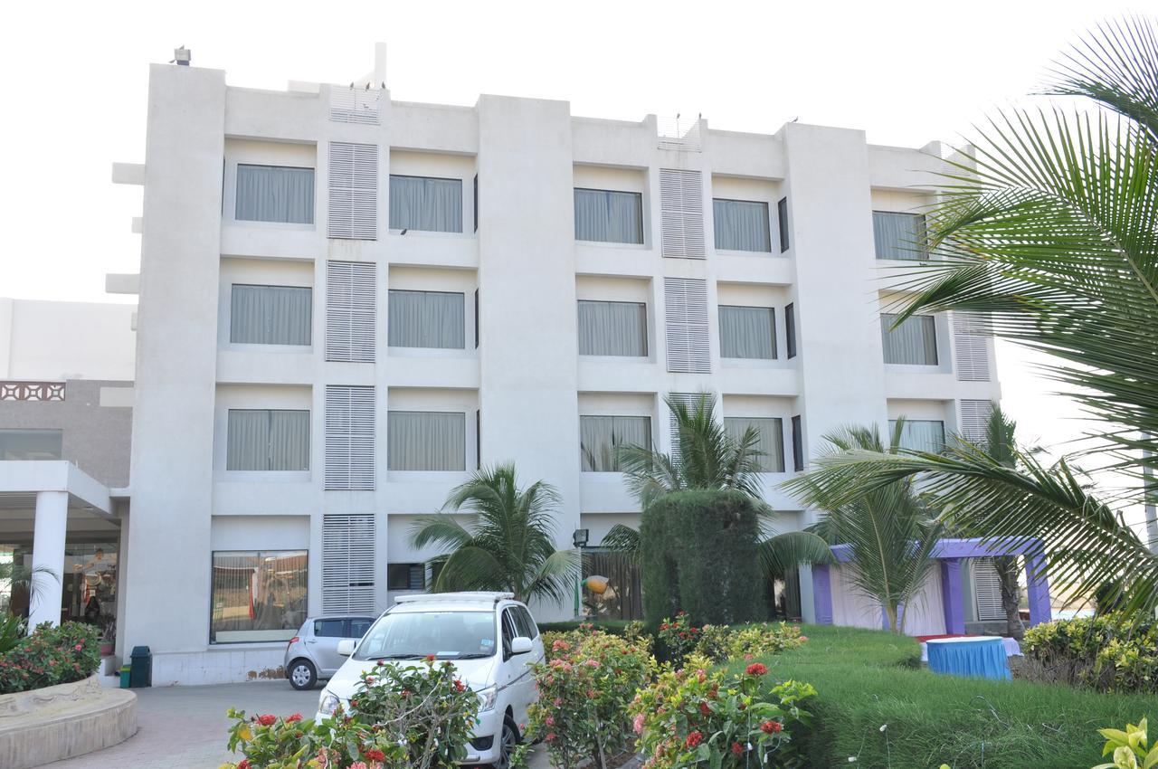 Goverdhan Greens Resort Dwarka L Hotels In Dwarka Kültér fotó