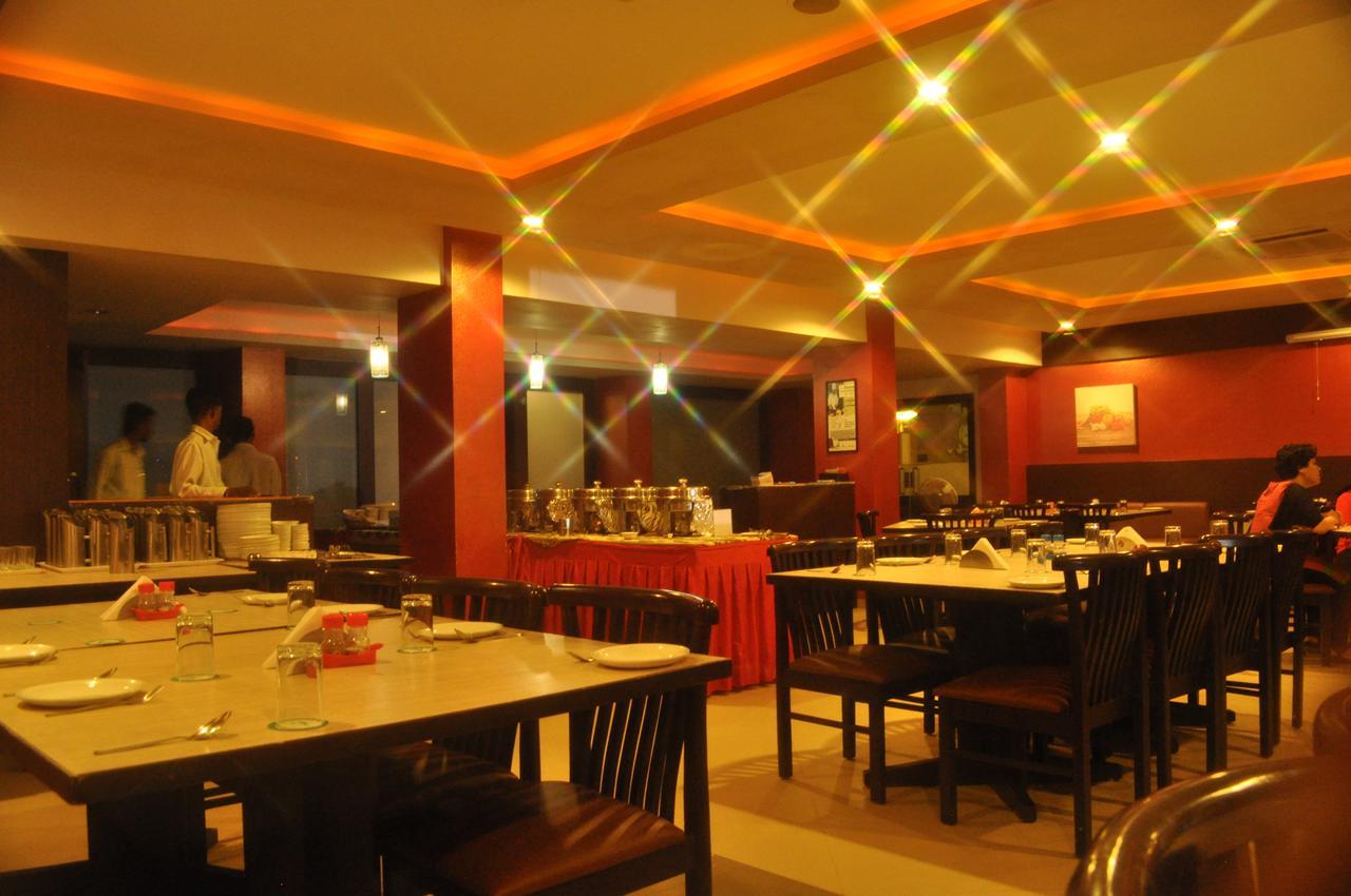 Goverdhan Greens Resort Dwarka L Hotels In Dwarka Kültér fotó