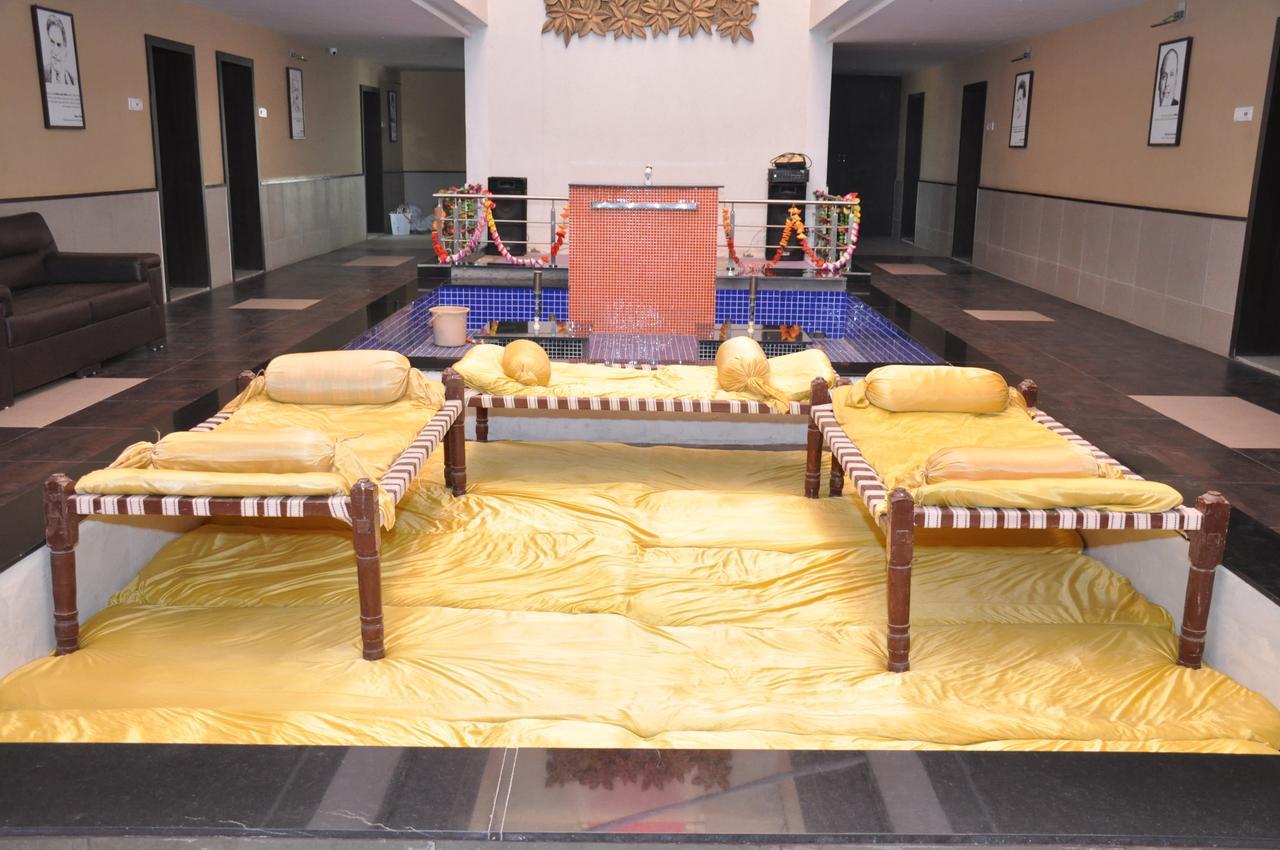 Goverdhan Greens Resort Dwarka L Hotels In Dwarka Kültér fotó