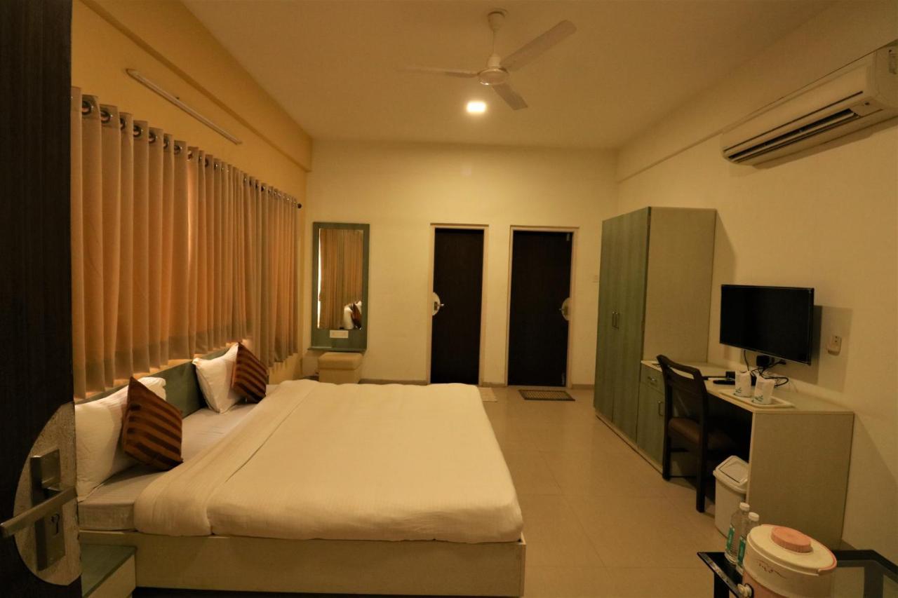 Goverdhan Greens Resort Dwarka L Hotels In Dwarka Kültér fotó