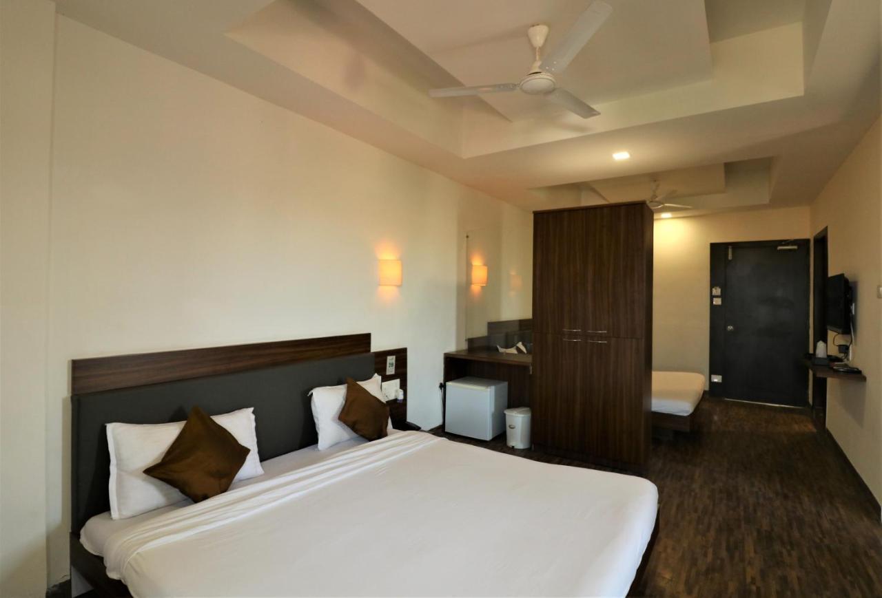 Goverdhan Greens Resort Dwarka L Hotels In Dwarka Kültér fotó