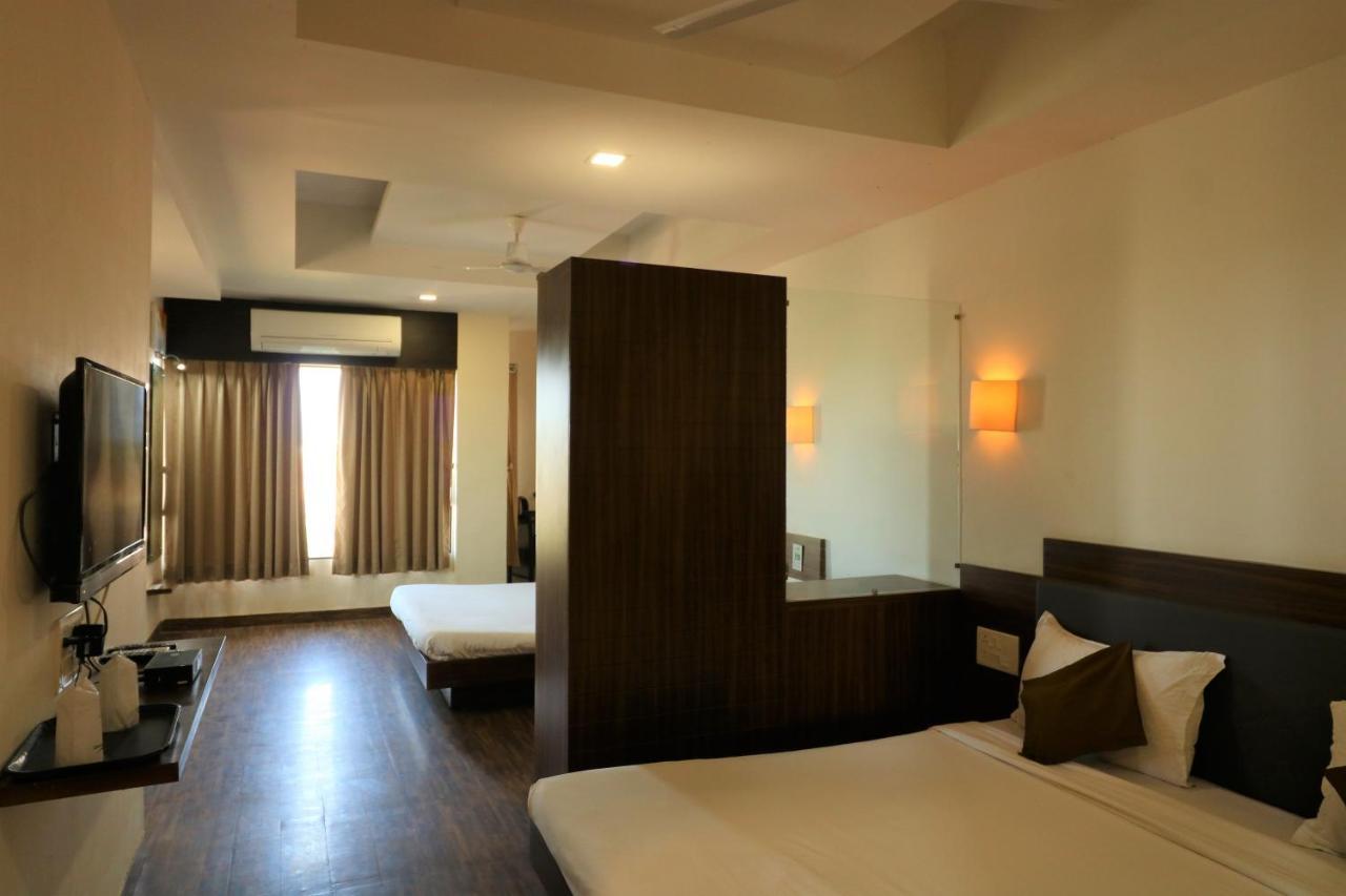 Goverdhan Greens Resort Dwarka L Hotels In Dwarka Kültér fotó