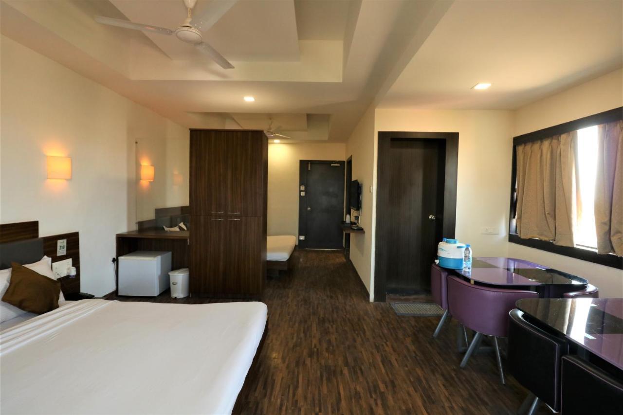 Goverdhan Greens Resort Dwarka L Hotels In Dwarka Kültér fotó