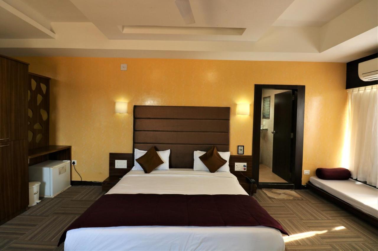 Goverdhan Greens Resort Dwarka L Hotels In Dwarka Kültér fotó